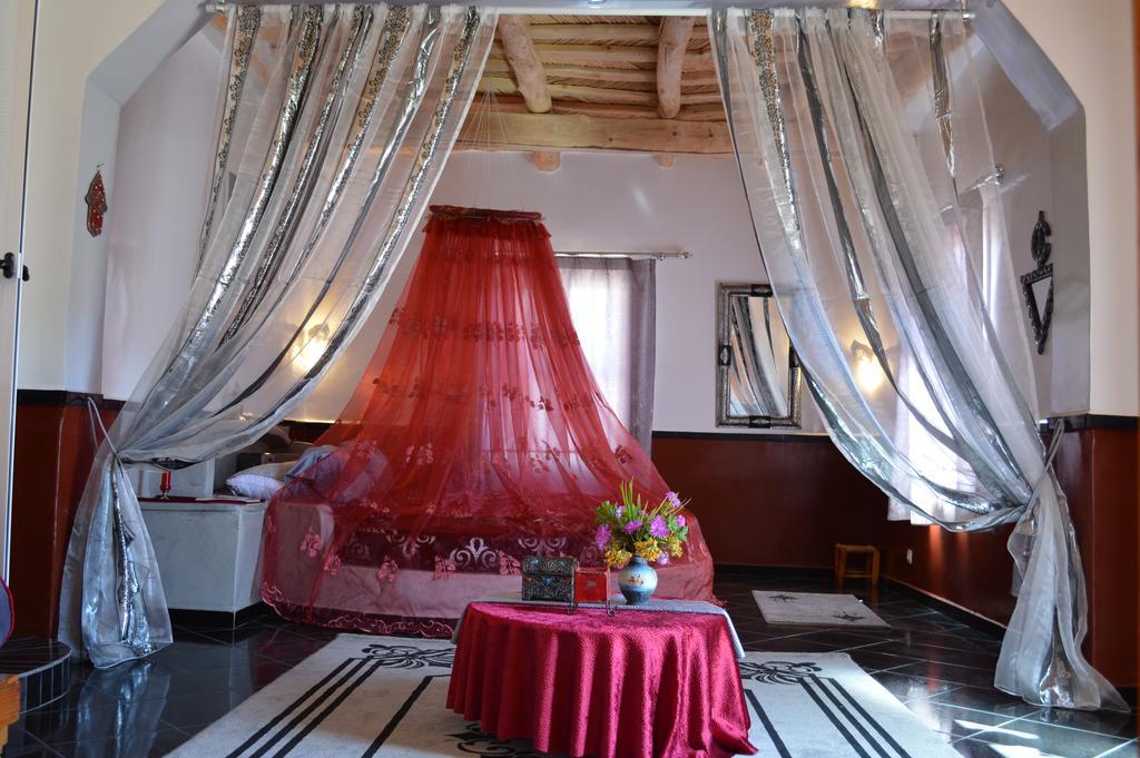 Auberge Le Jardin De La Source Aït Ben Ali Esterno foto
