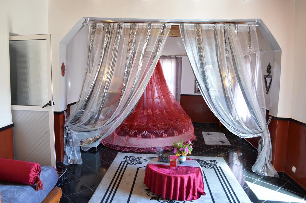 Auberge Le Jardin De La Source Aït Ben Ali Esterno foto
